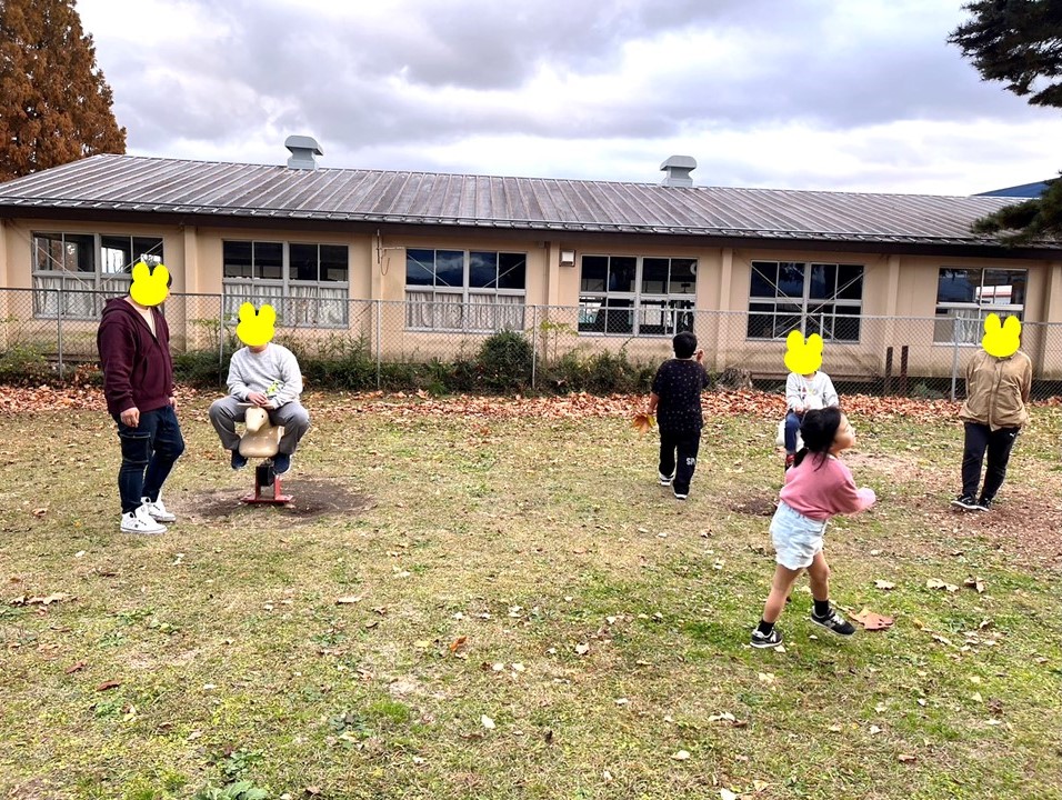 近くの広場までお散歩！